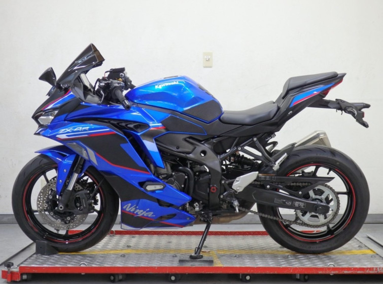 Мотоцикл Kawasaki ninja zx-4r se с пробегом 22283 km