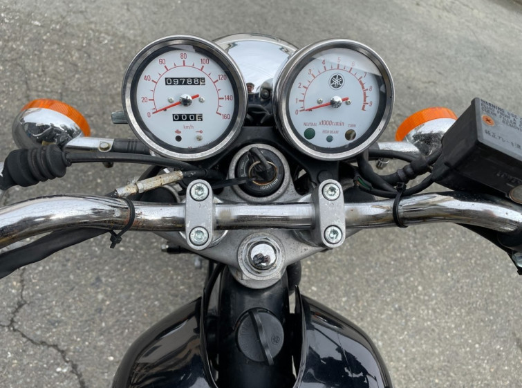 Мотоцикл Yamaha SR400 с пробегом 9788 km