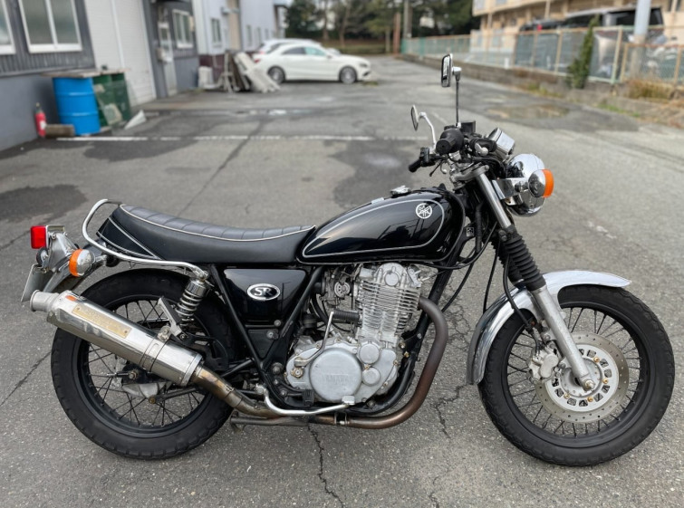 Мотоцикл Yamaha SR400 с пробегом 9788 km
