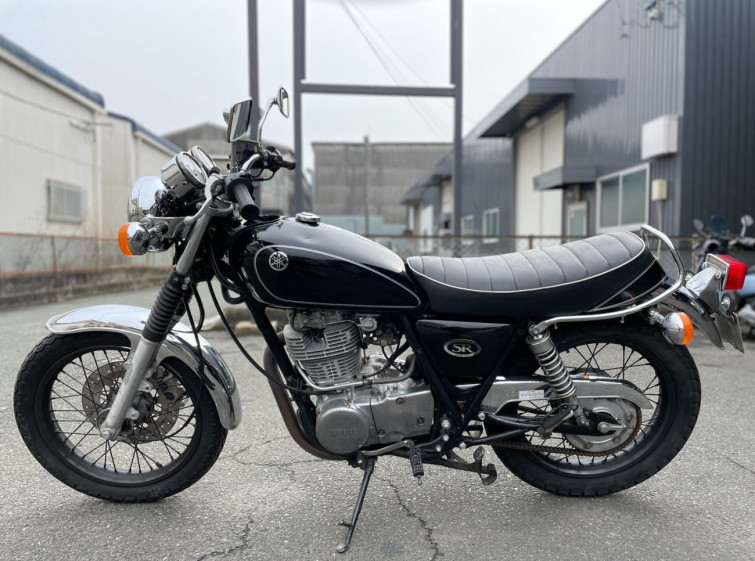 Мотоцикл Yamaha SR400 с пробегом 9788 km