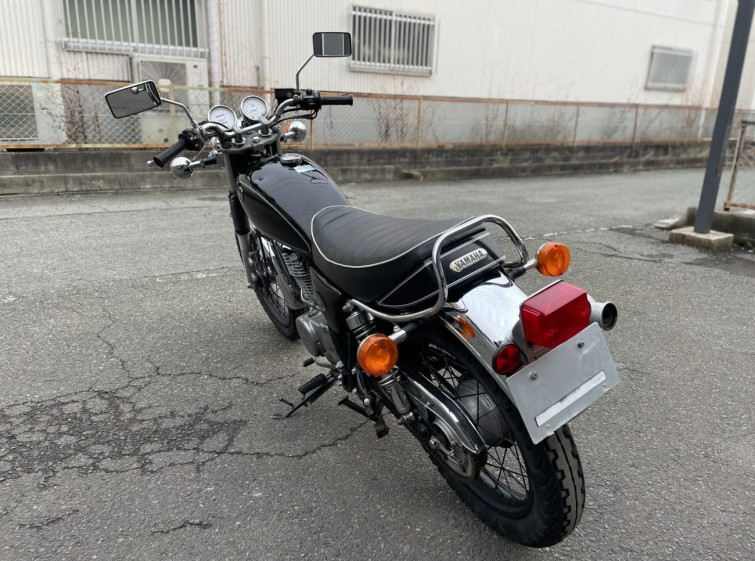 Мотоцикл Yamaha SR400 с пробегом 9788 km