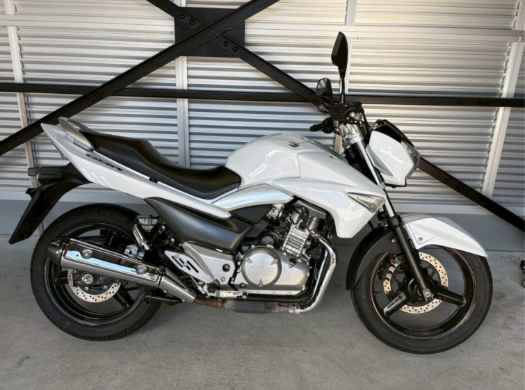 Мотоцикл Suzuki GSR250 з пробігом 20200 km