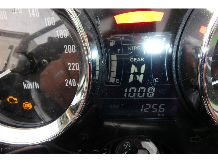Мотоцикл Kawasaki Z900RS з пробігом 1256 km