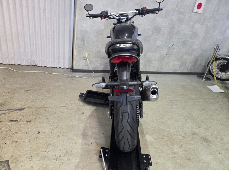 Мотоцикл Triumph speed 400 з пробігом 5059 km