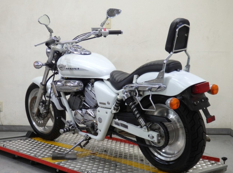 Мотоцикл Honda MAGNA250 з пробігом 7096 km