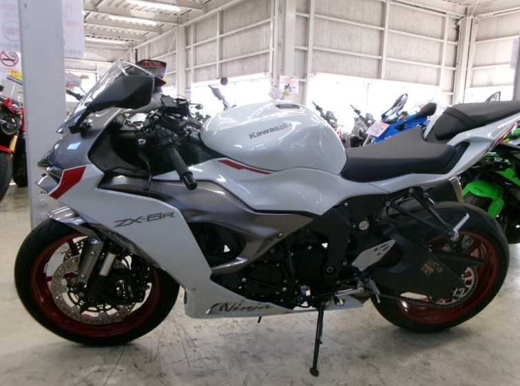 Мотоцикл Kawasaki NINJA ZX-6R з пробігом 128 km