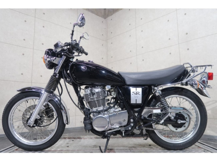 Мотоцикл Yamaha SR400 с пробегом 6185 km