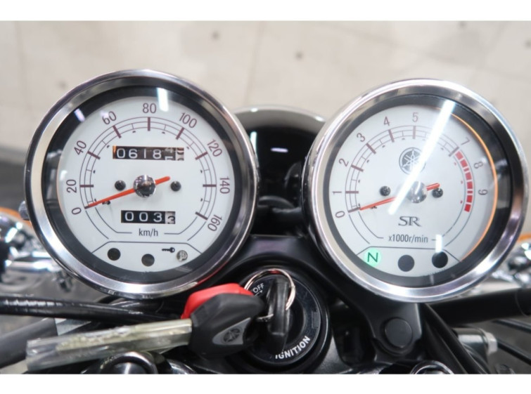 Мотоцикл Yamaha SR400 с пробегом 6185 km