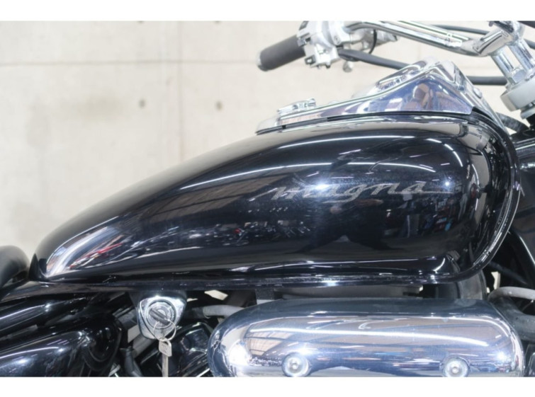 Мотоцикл Honda MAGNA250 з пробігом 24659 km