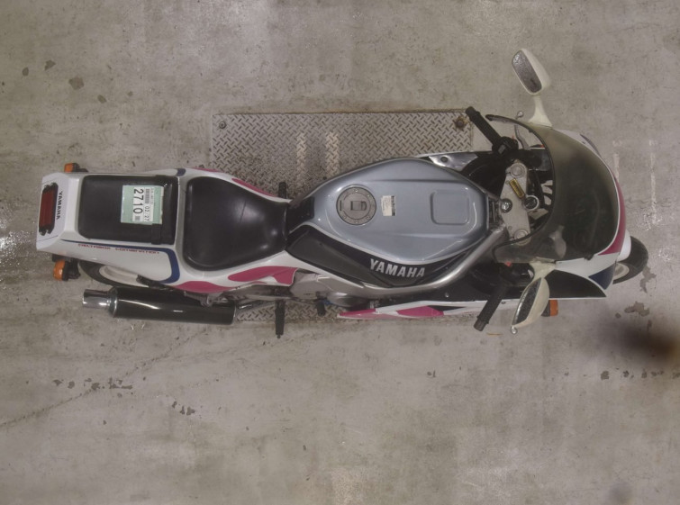 Мотоцикл Yamaha FZR250R з пробігом 7394 km