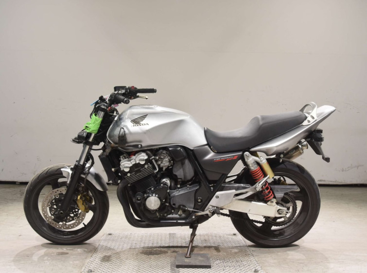 Мотоцикл Honda CB400SFV BOLDOR