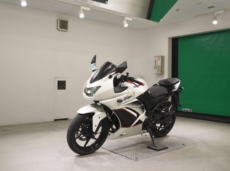 Мотоцикл Kawasaki NINJA250R с пробегом 14626 km
