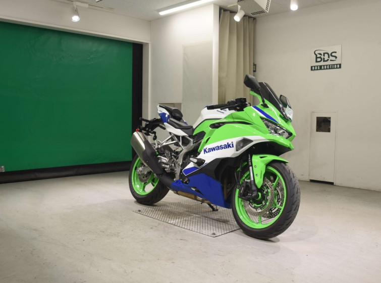 Мотоцикл Kawasaki ZX-4RR з пробігом 16621 km