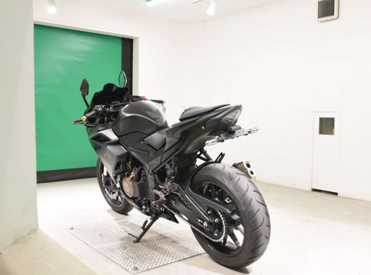 Мотоцикл Honda CBR400R з пробігом 10423 km