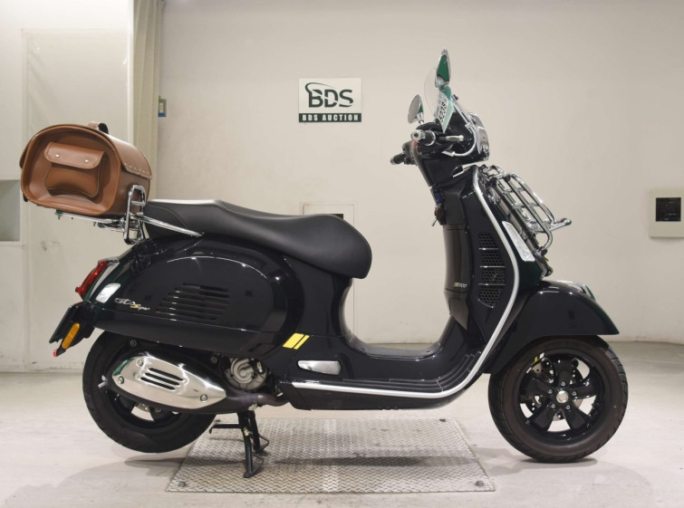 Мотоцикл Vespa GTS300 SUPER з пробігом 1697 km