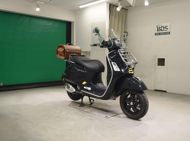 Мотоцикл Vespa GTS300 SUPER з пробігом 1697 km