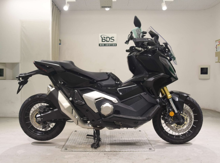 Мотоцикл Honda X-ADV750-2 з пробігом 13130 km