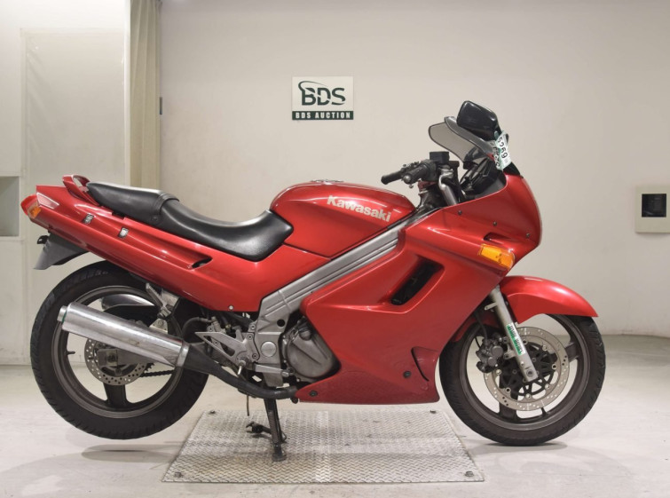 Мотоцикл Kawasaki ZZ-R250 з пробігом 30010 km