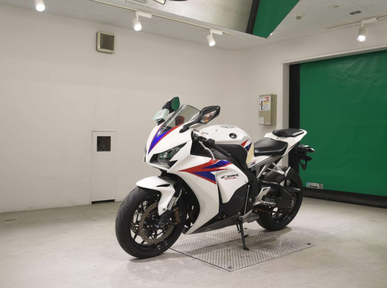 Мотоцикл Honda CBR1000RR з пробігом 19919 km