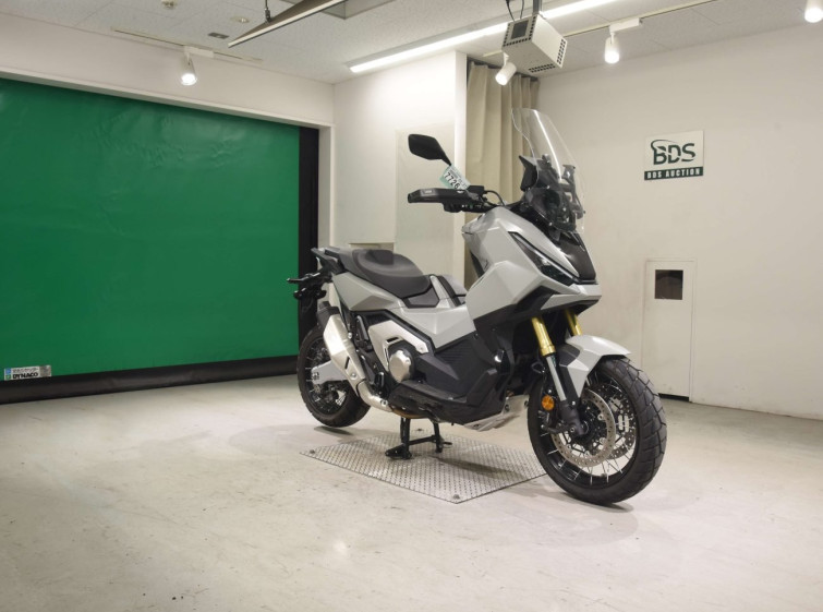 Мотоцикл Honda X-ADV750-2 с пробегом 3102 km