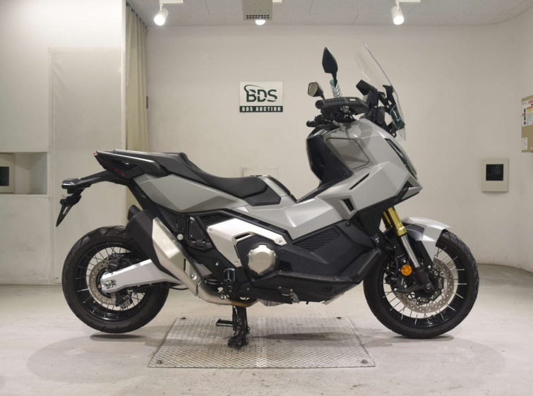 Мотоцикл Honda X-ADV750-2 с пробегом 3102 km