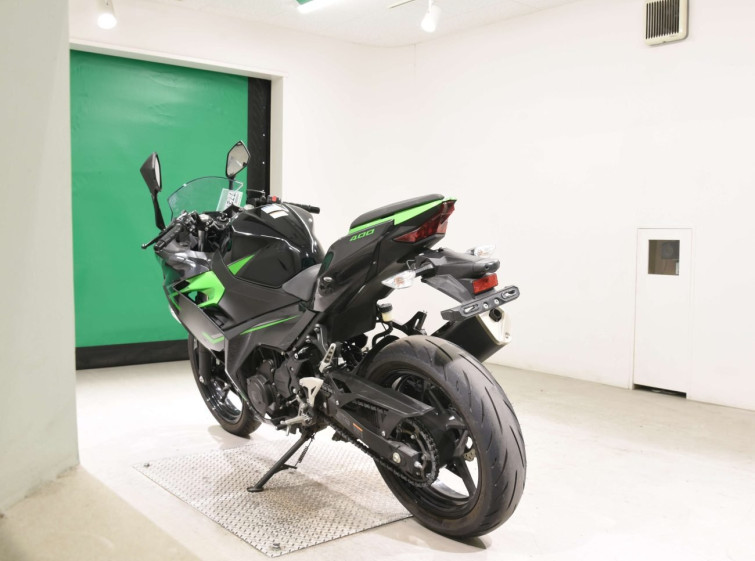 Мотоцикл Kawasaki NINJA400 з пробігом 18984 km