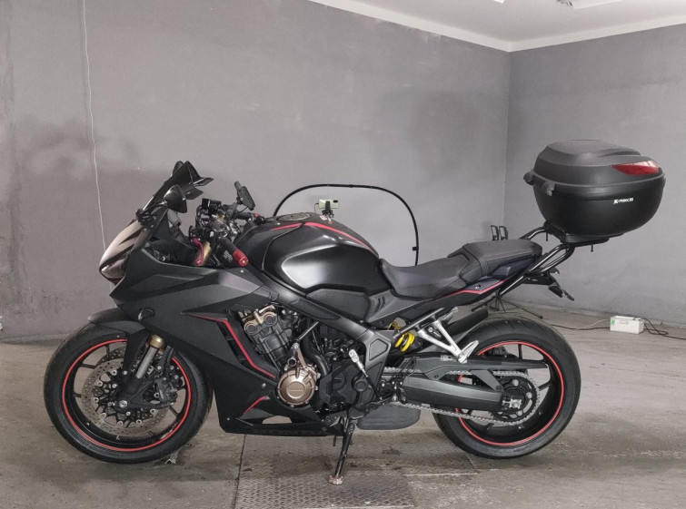 Мотоцикл Honda CBR650R с пробегом 9690 km