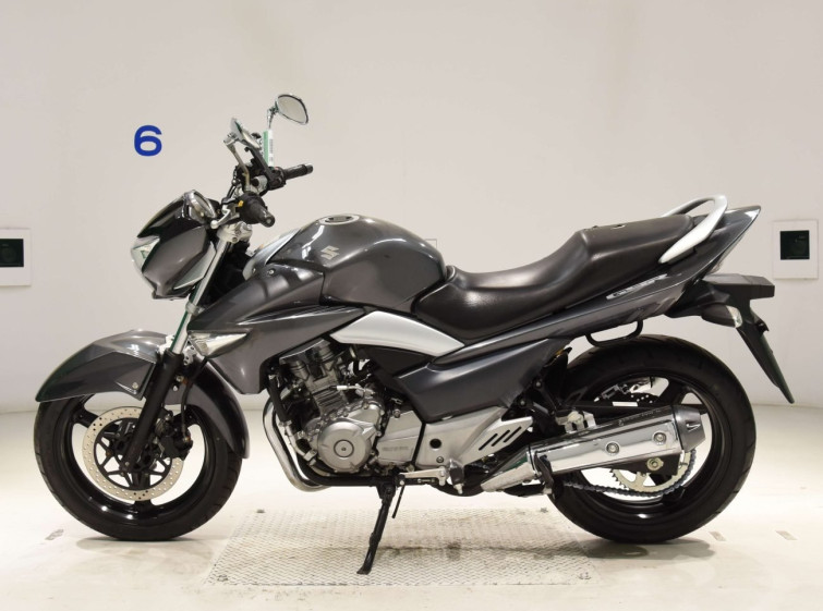Мотоцикл Suzuki GSR250 з пробігом 17826 km