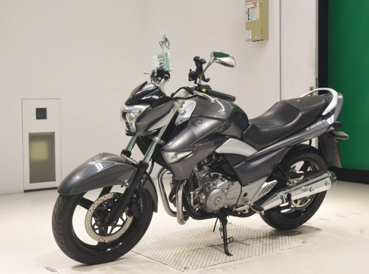 Мотоцикл Suzuki GSR250 з пробігом 17826 km