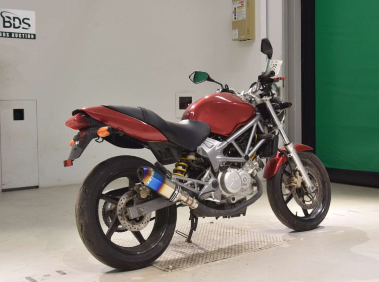 Мотоцикл Honda VTR250 з пробігом 9681 km