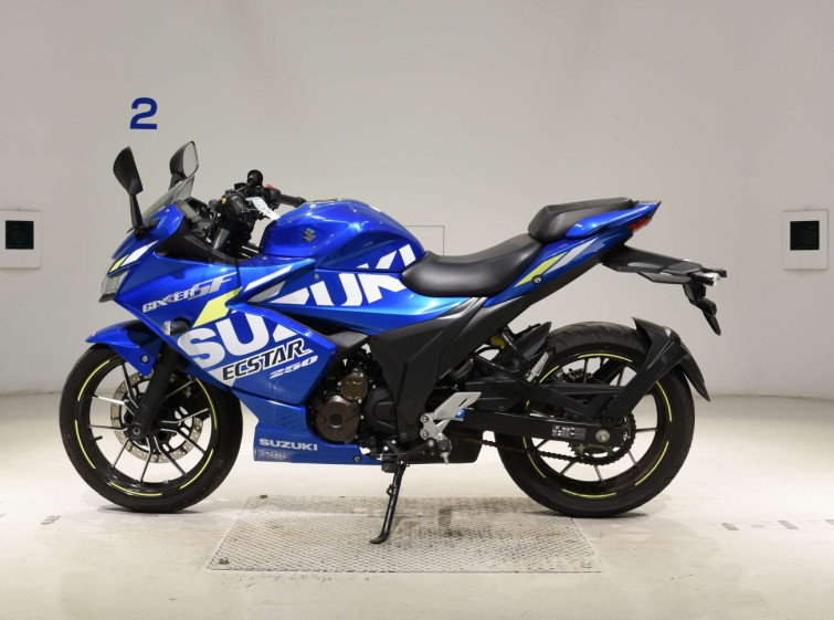 Мотоцикл Suzuki GIXXER250 з пробігом 11164 km