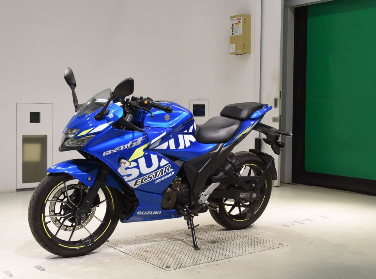 Мотоцикл Suzuki GIXXER250 з пробігом 11164 km