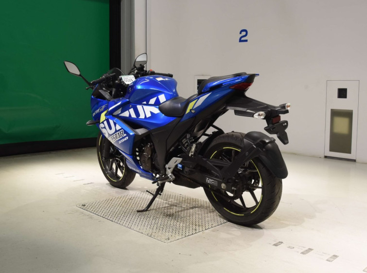 Мотоцикл Suzuki GIXXER250 з пробігом 11164 km