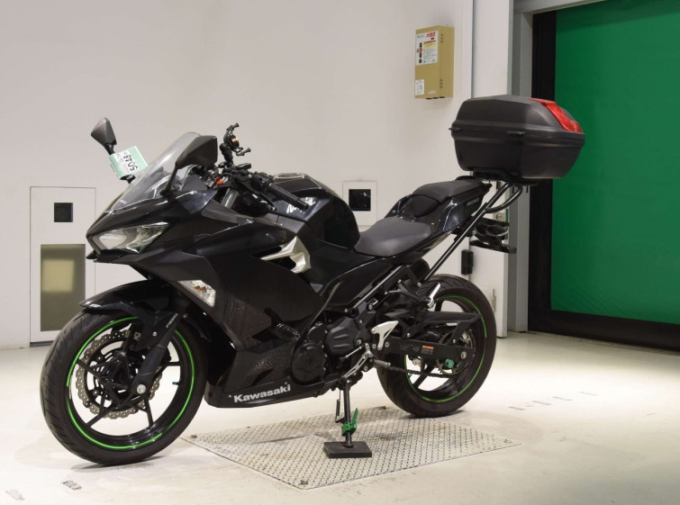 Мотоцикл Kawasaki NINJA400 з пробігом 18919 km