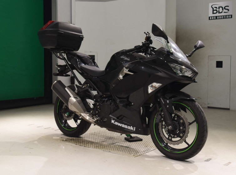 Мотоцикл Kawasaki NINJA400 з пробігом 18919 km