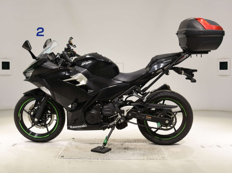 Мотоцикл Kawasaki NINJA400 з пробігом 18919 km