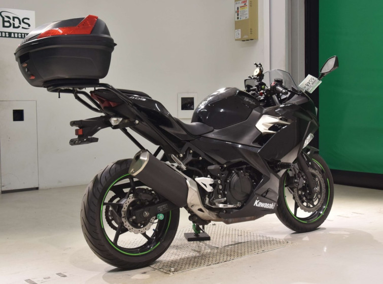 Мотоцикл Kawasaki NINJA400 з пробігом 18919 km