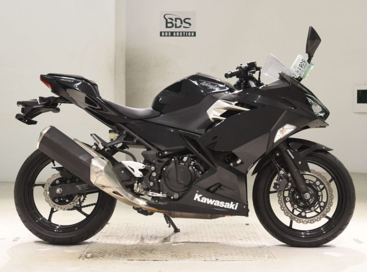 Мотоцикл Kawasaki NINJA400 з пробігом 7706 km