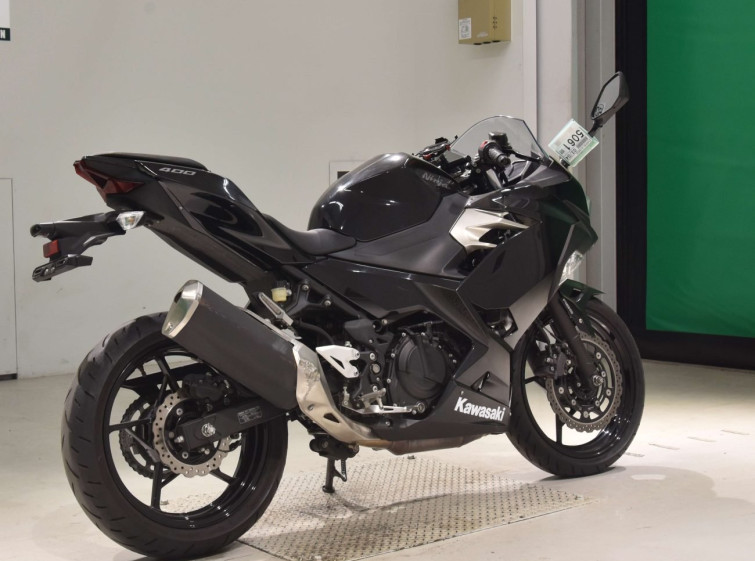 Мотоцикл Kawasaki NINJA400 з пробігом 7706 km