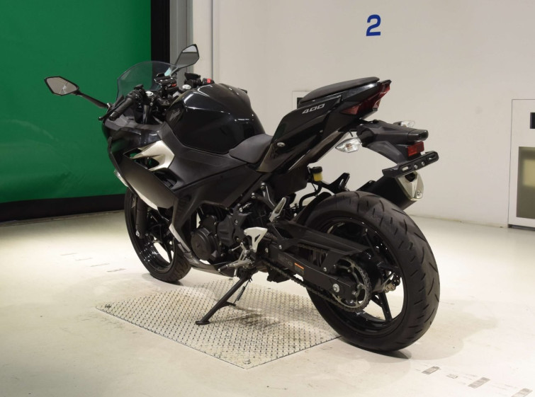 Мотоцикл Kawasaki NINJA400 з пробігом 7706 km