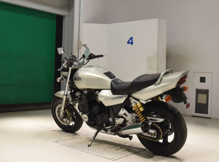 Мотоцикл Yamaha XJR1200 з пробігом 67101 km