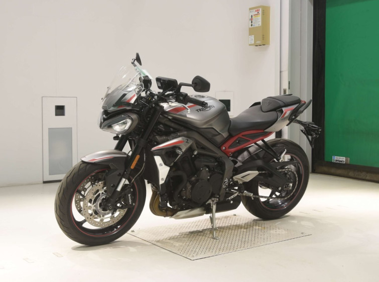 Мотоцикл Triumph STREET TRIPLE RS з пробігом 12298 km