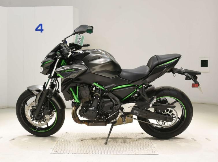Мотоцикл Kawasaki Z650 з пробігом 4935 km