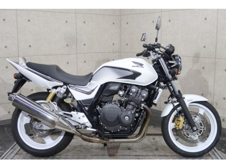 Мотоцикл Honda CB400SF ABS с пробегом 4770 km