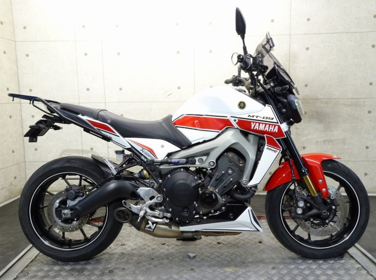 Мотоцикл Yamaha MT-09 с пробегом 18328 km
