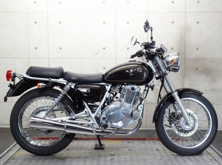 Мотоцикл Suzuki ST250E с пробегом 58 km