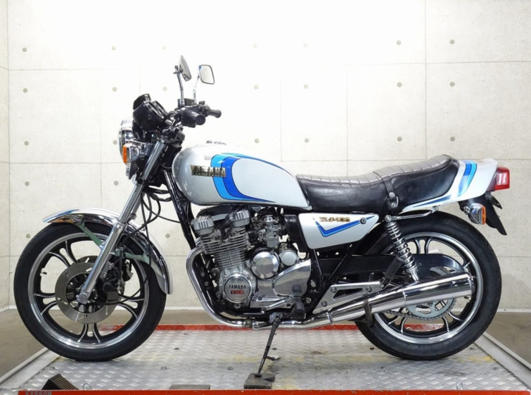 Мотоцикл Yamaha XJ400 с пробегом 13447 km