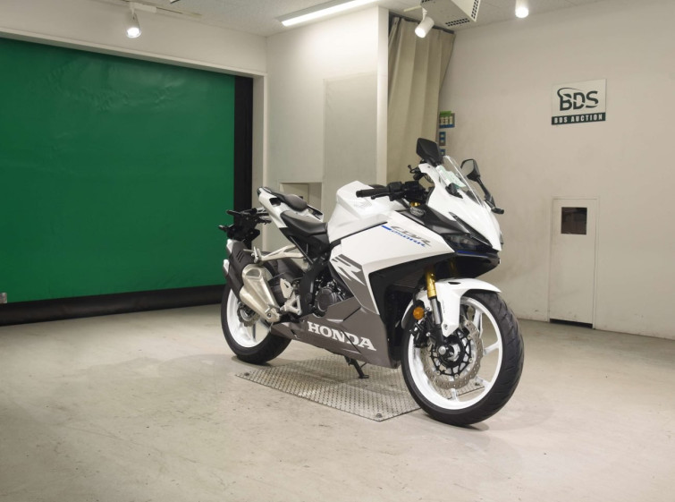 Мотоцикл Honda CBR250RRA с пробегом 676 km