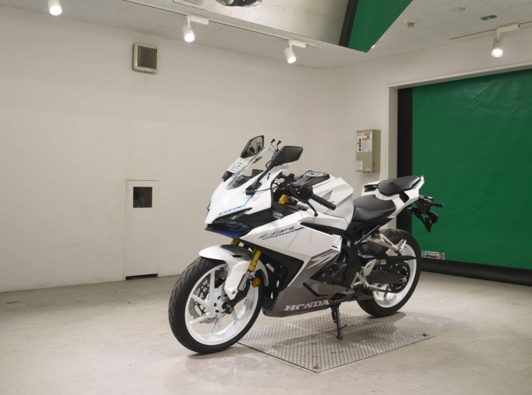 Мотоцикл Honda CBR250RRA с пробегом 676 km