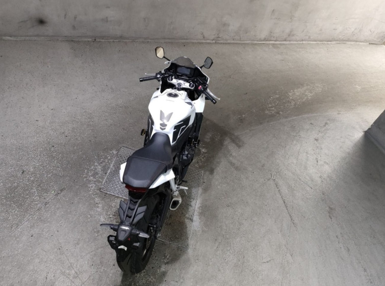 Мотоцикл Honda CBR650R з пробігом 5503 km